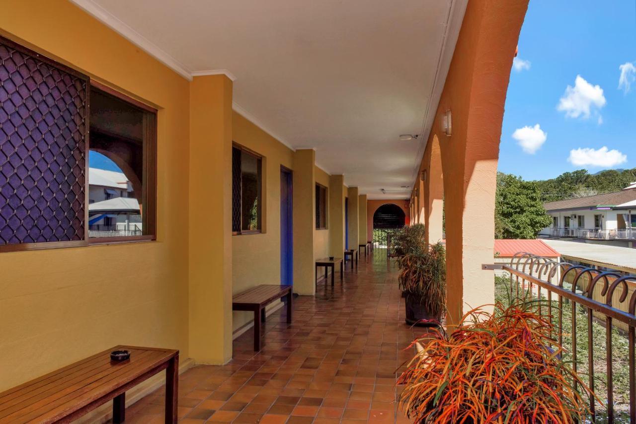 Adobe Motel 3*
